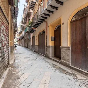 vucciria-apartments-by-wonderful-italy.palermohotels.org/